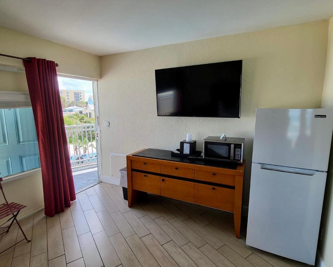 Chateau Mar Beach Resort Ormond Beach Bagian luar foto