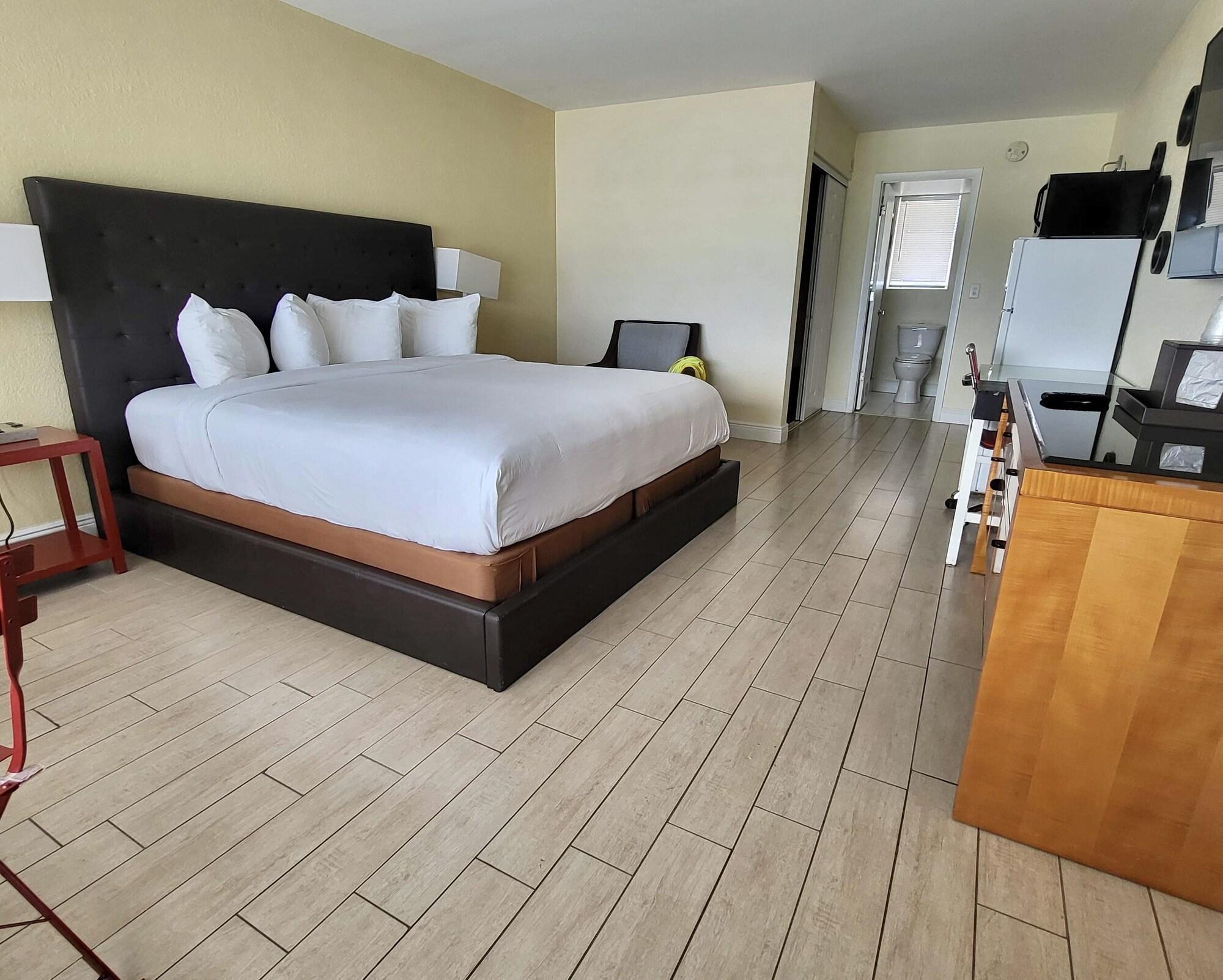 Chateau Mar Beach Resort Ormond Beach Bagian luar foto